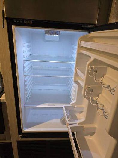 Used 2022 East To West Della Terra 261RB