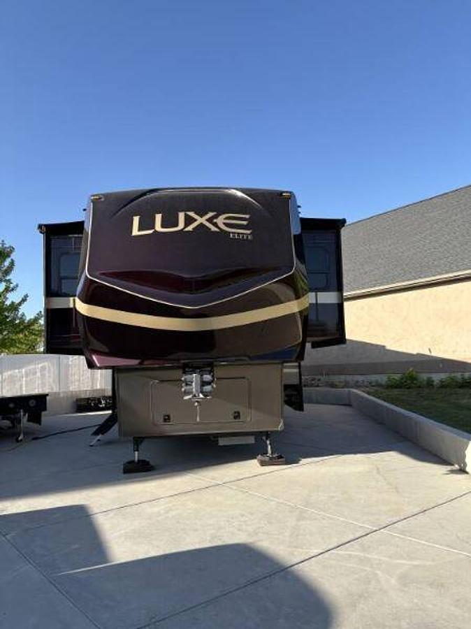 Used 2023 Luxe Elite 44FL Fifth Wheel