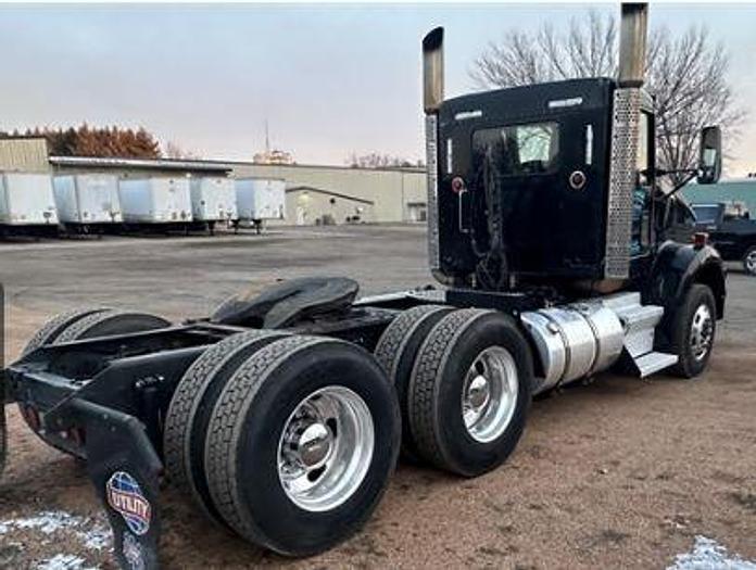 Used 2009 KENWORTH T800