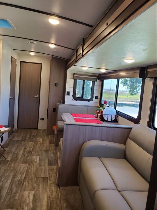 Used 2021 CrossRoads Sunset Trail 289QB