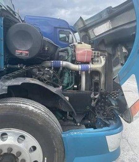 Used 2013 Volvo VNL64T780