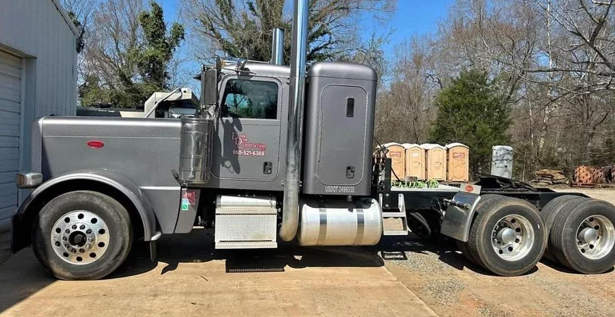 Used 2017 Peterbilt 389
