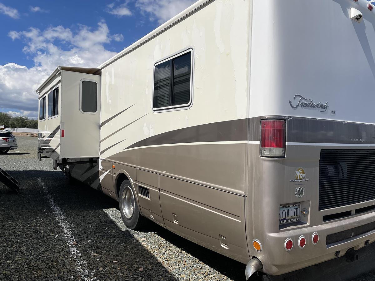 Used 2002 National Tradewinds Class A Motorhome