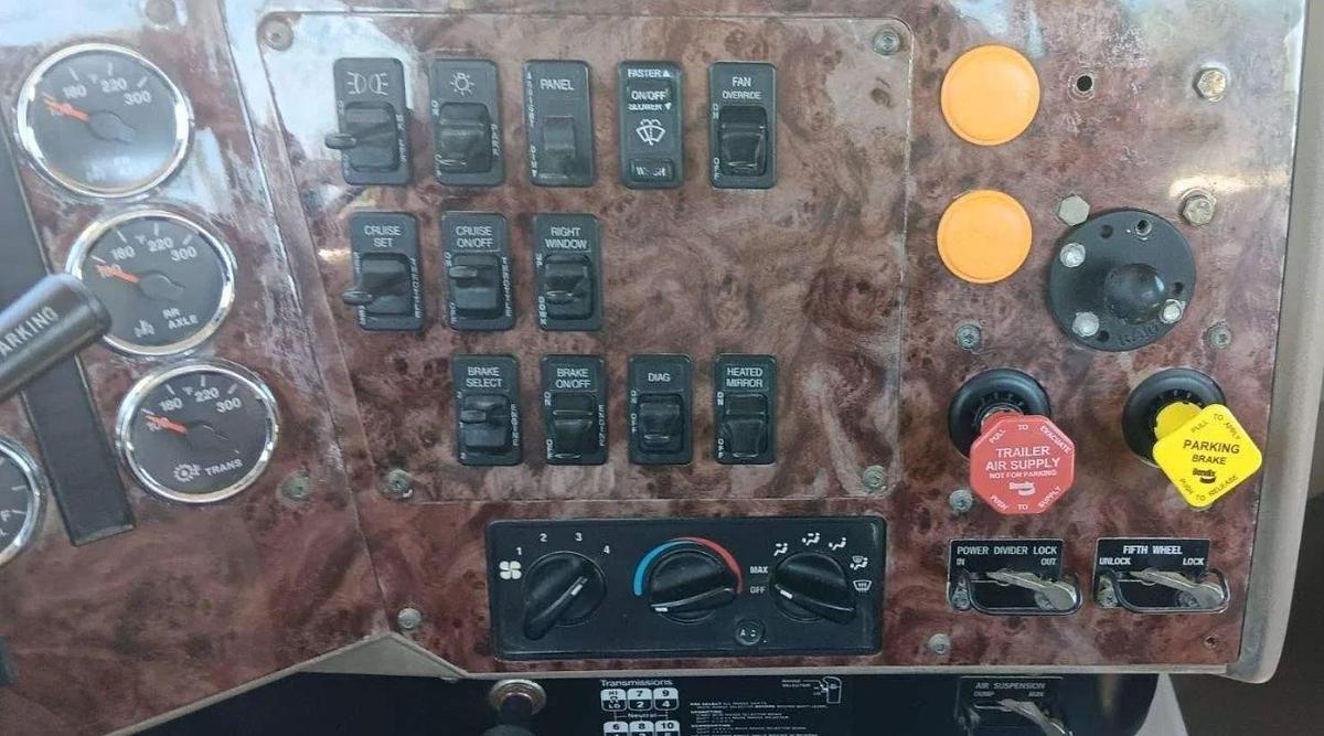 Used 2005 International 9200