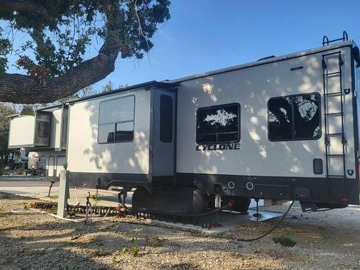 Used 2019 Heartland Cyclone 4007
