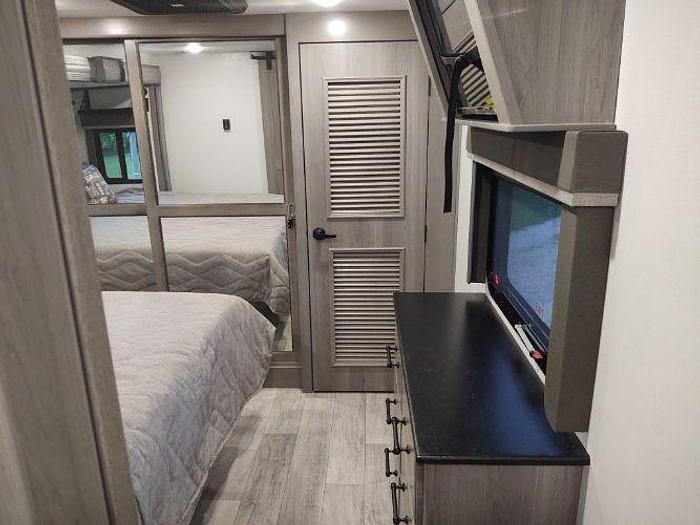 Used 2022 Keystone Montana 3855BR