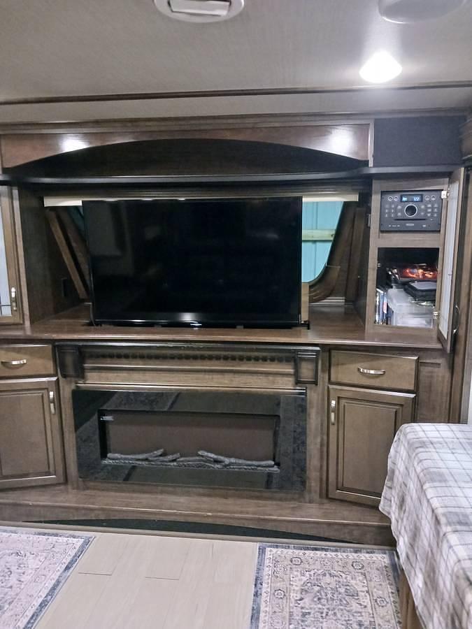 Used 2018 Grand Design Solitude 374TH-R