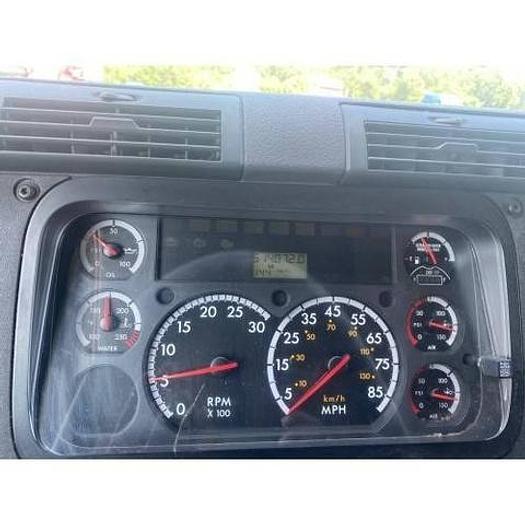 Used 2016 Freightliner Cascadia Sleeper