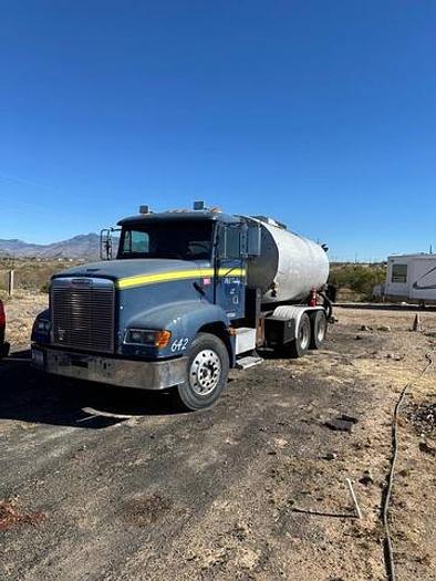 Used 1994 Freightliner FL112 Distributor truck
