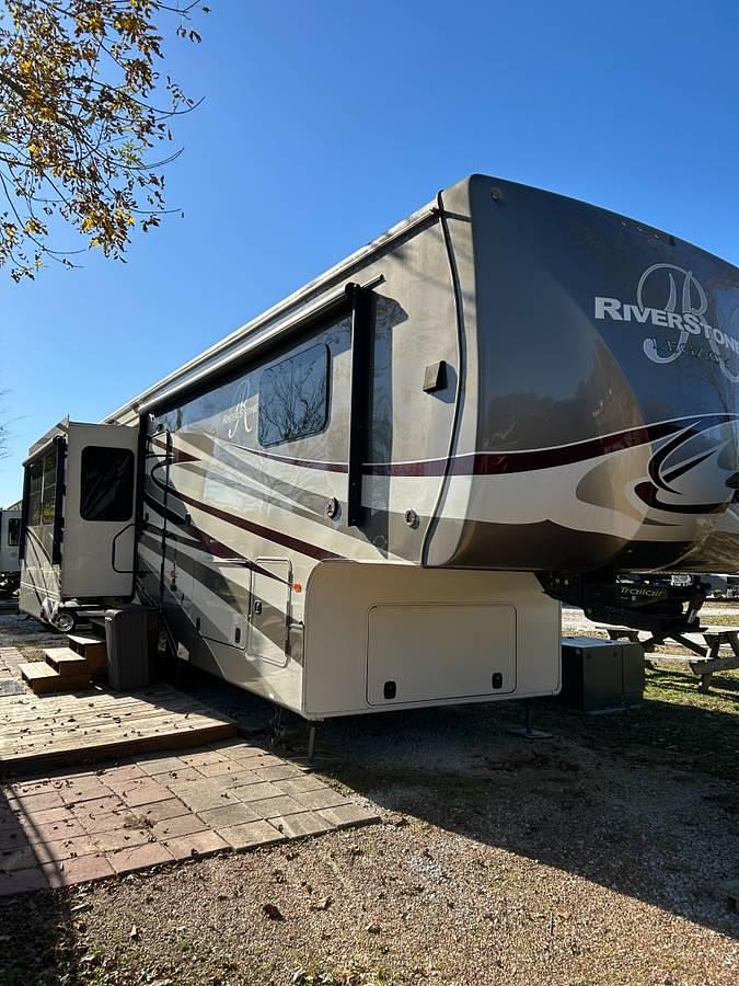 Used 2017 Forest River Riverstone R38TS