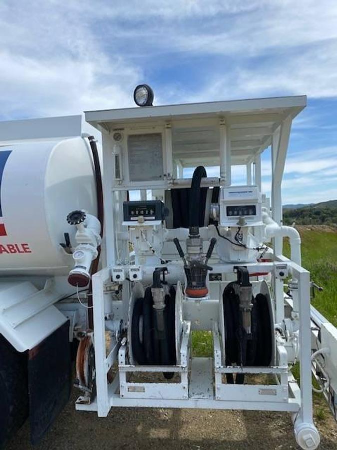 Used 1987 Ford F700 Jet A Fuel Truck