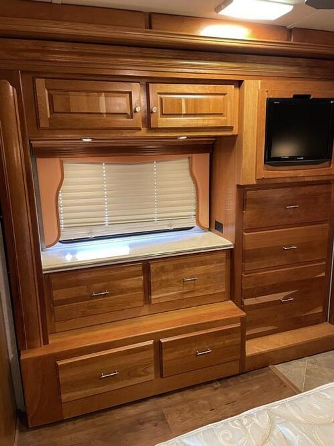 Used 2007 Monaco Camelot 42PDQ Class A Motorhome