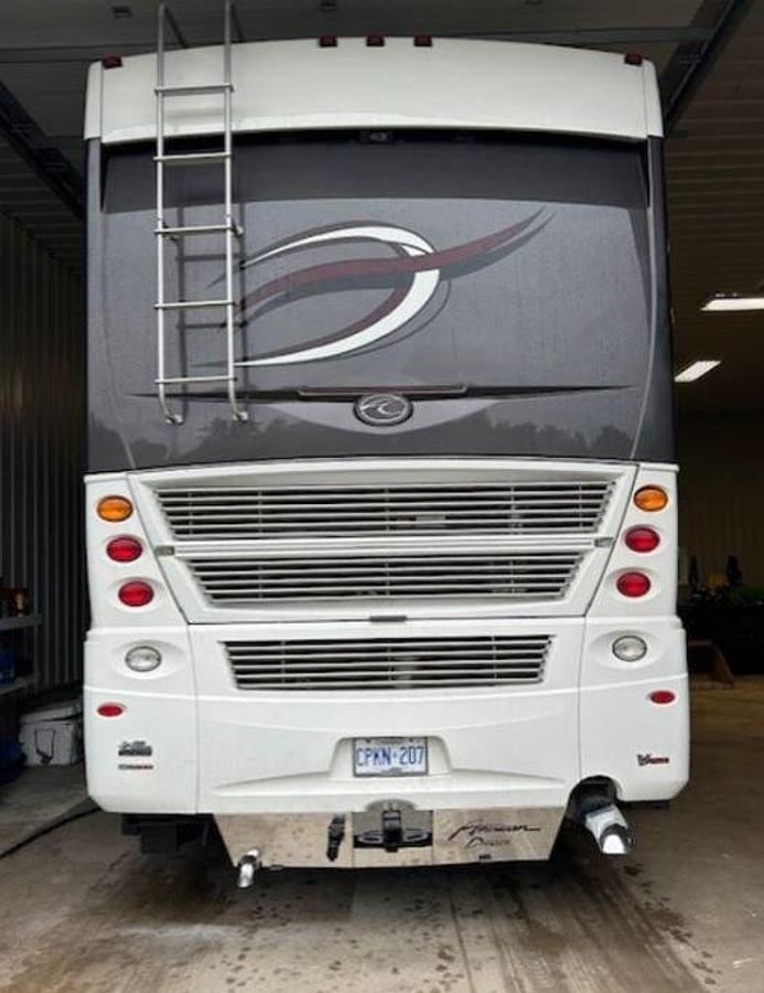 Used 2017 American Coach American Dream 45T