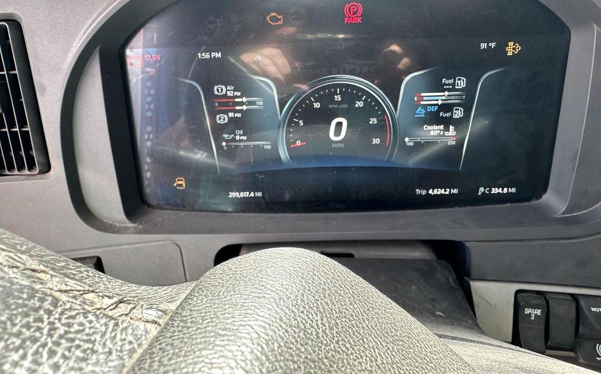 Used 2022 Kenworth W900 Day Cab Semi Truck