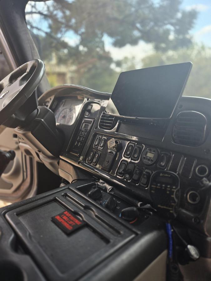 Used 2007 Freightliner M2 106