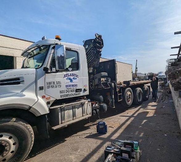 Used 2014 Volvo VHD84F200 With 2014 Hiab XS322EP-5 CLX Mounted