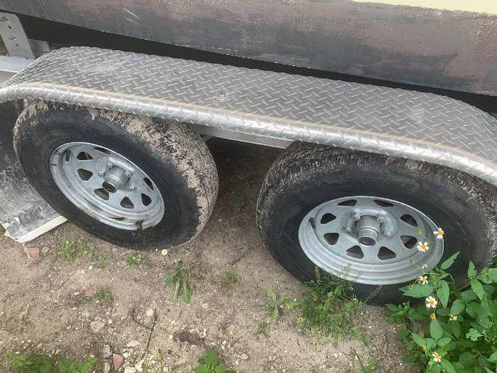 Used 1989 Larson Center Console Powerboat