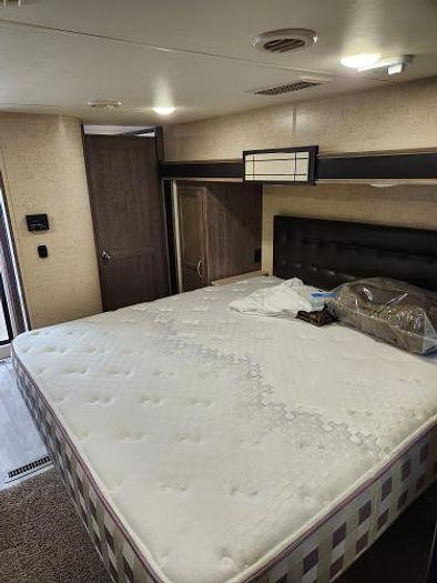 Used 2017 KZ Durango Gold G384RLT