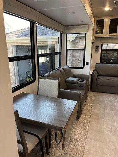 Used 2023 Palomino Columbus 379MB