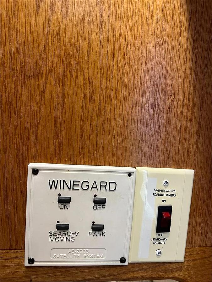 Used 2004 Bloomer 3 Horse