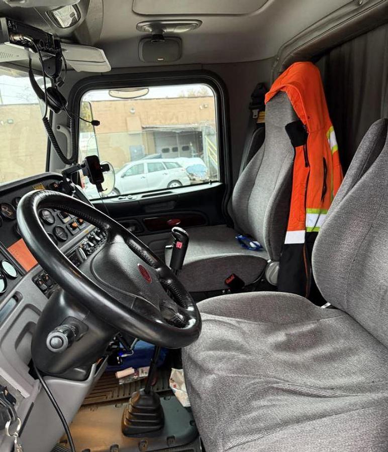 Used 2015 Peterbilt 389