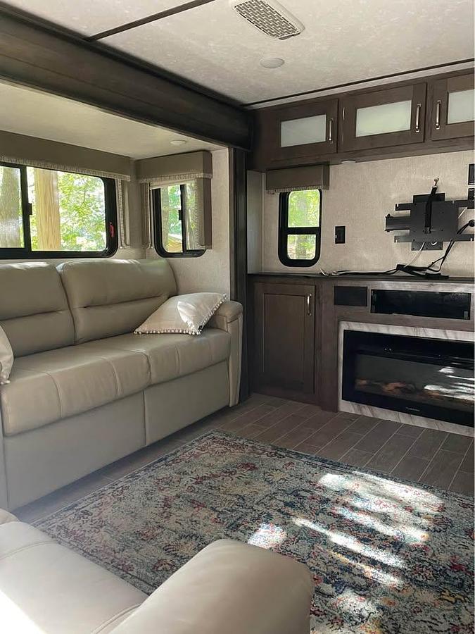 Used 2019 Keystone Montana High Country 373RD