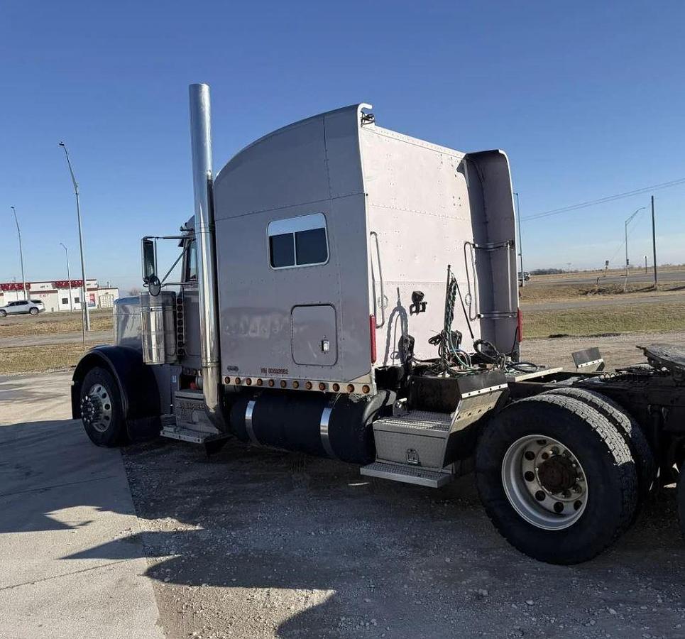 Used 2003 Peterbilt 379EXHD