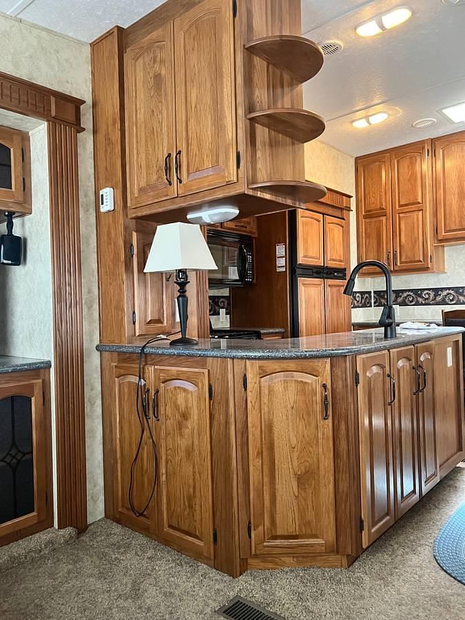 Used 2015 Keystone Montana Fifth Wheel