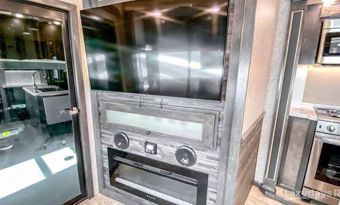 Used 2022 Vanleigh Ambition 399TH