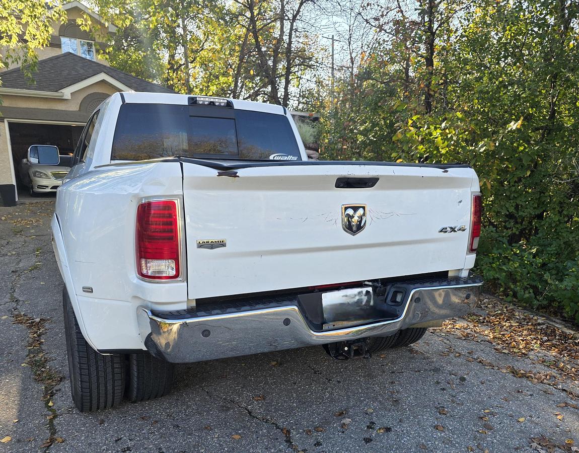 Used  2015 RAM 3500 Laramie Mega Cab 4WD DRW