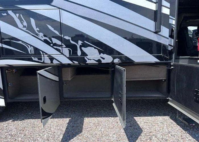 Used 2021 Jayco Seneca 37K