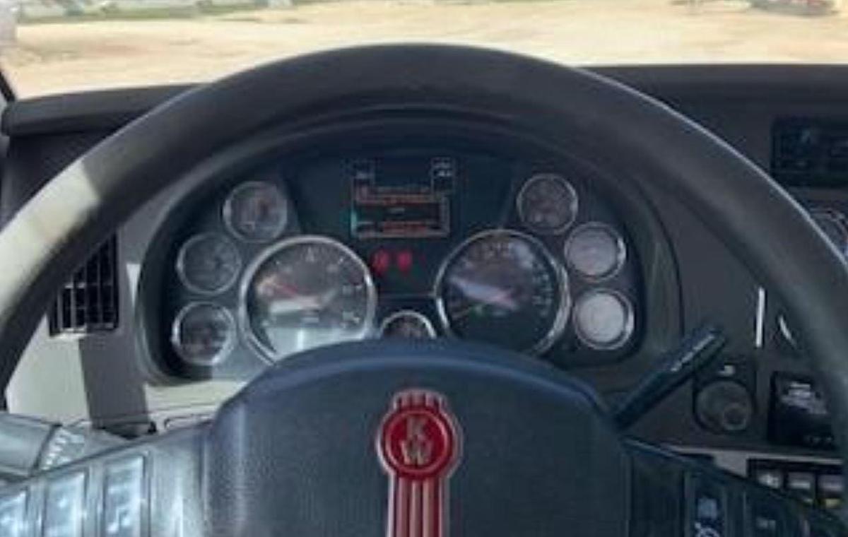 Used 2018 Kenworth T880
