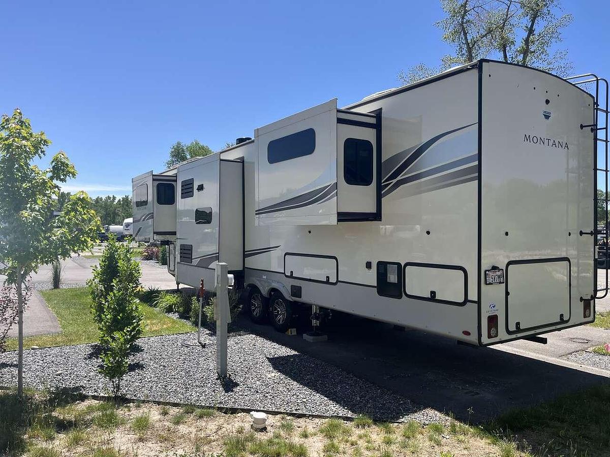 Used 2022 Keystone Montana 3761FL