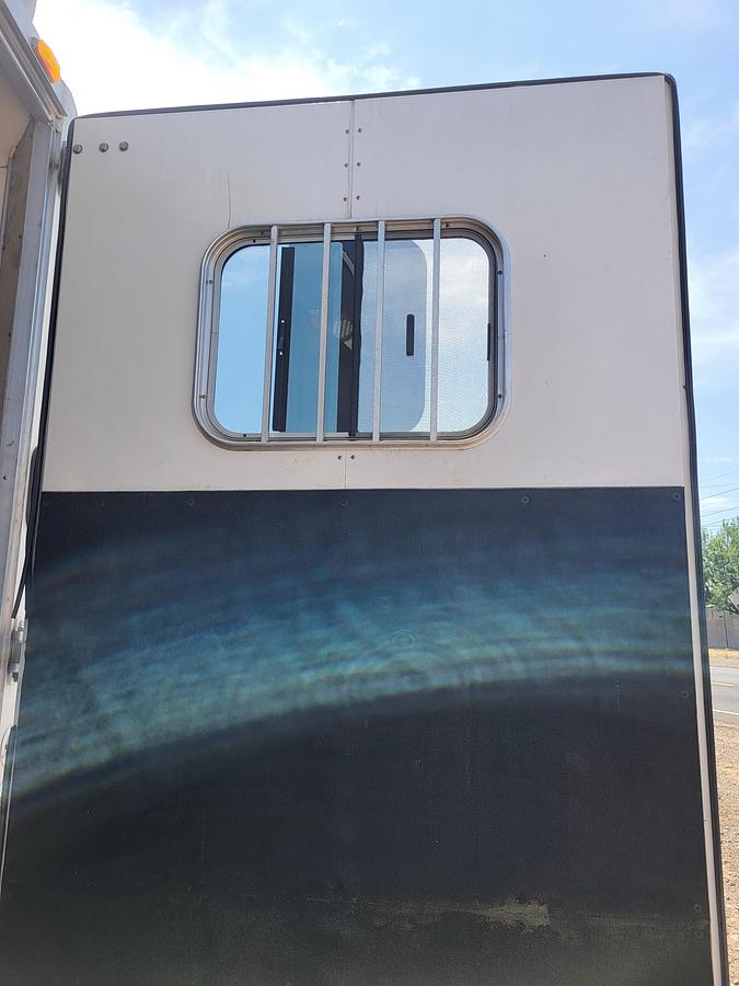 Used 2004 Sooner Horse Trailer