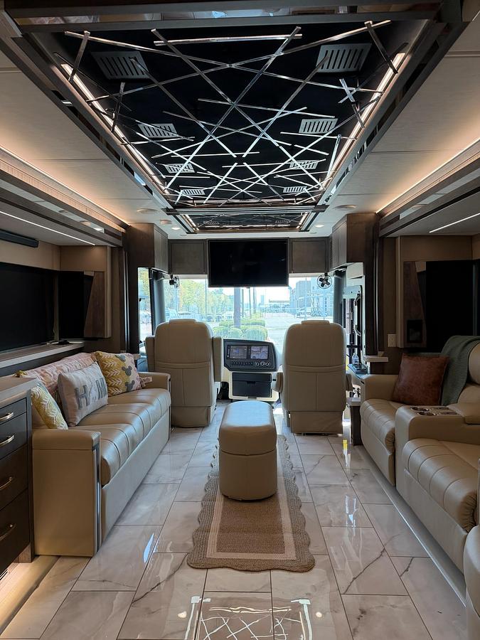 Used 2024 Tiffin Zephyr 45FZ