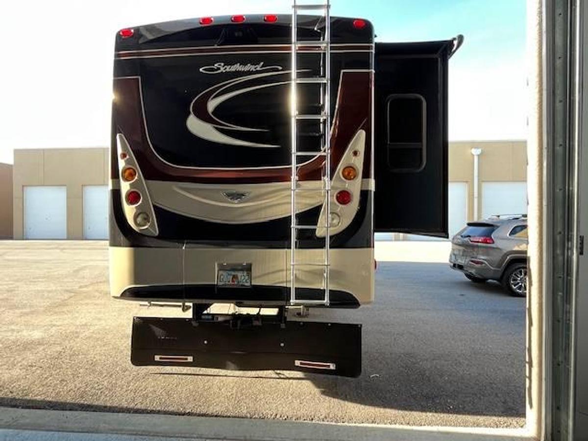 Used 2016 Fleetwood Southwind 32VS Class A Motorhome
