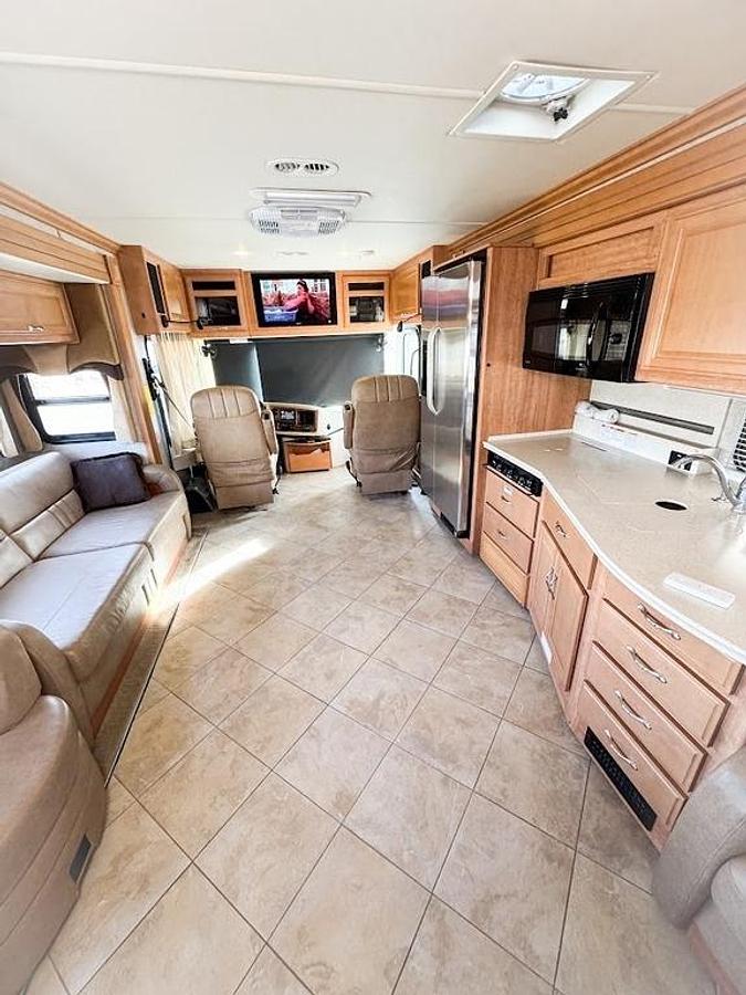 Used 2010 Fleetwood Discovery 40X