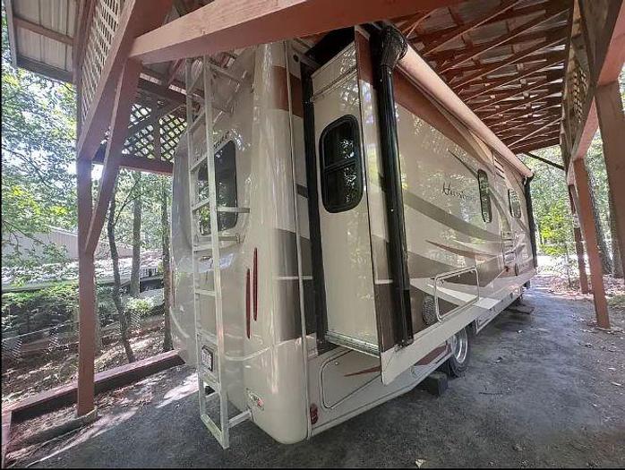 Used 2015 Thor Motor Coach Hurricane 27K