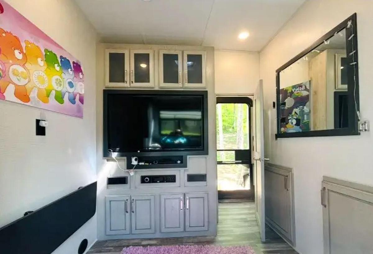 Used 2022 Keystone Alpine 3720MD