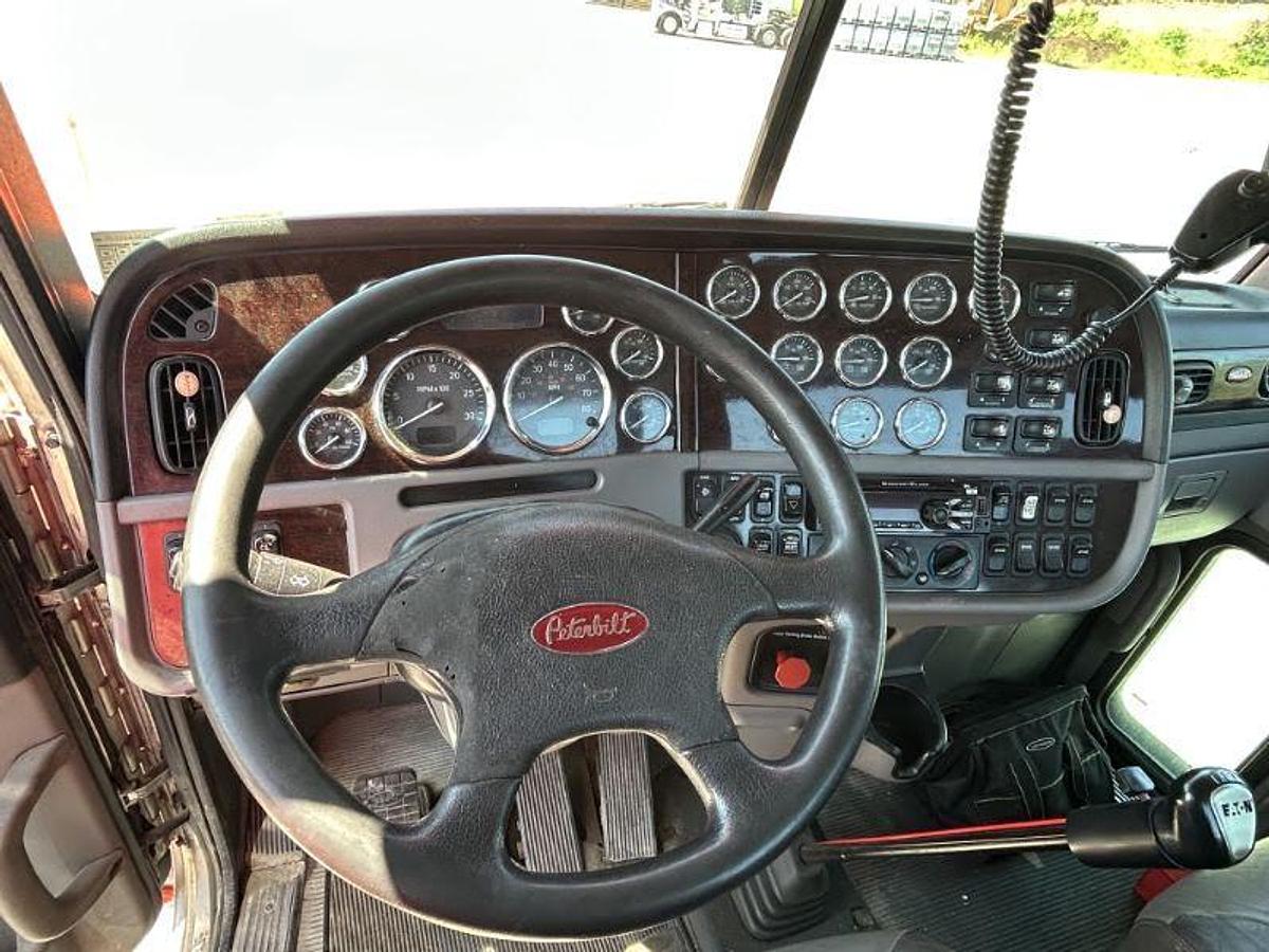 Used 2016 Peterbilt 389 Glider Kit – Classic 389 Styling – Heavy-Duty Truck