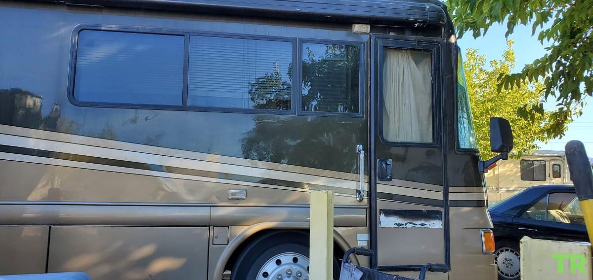 Used 1996 Country Coach Motorhome