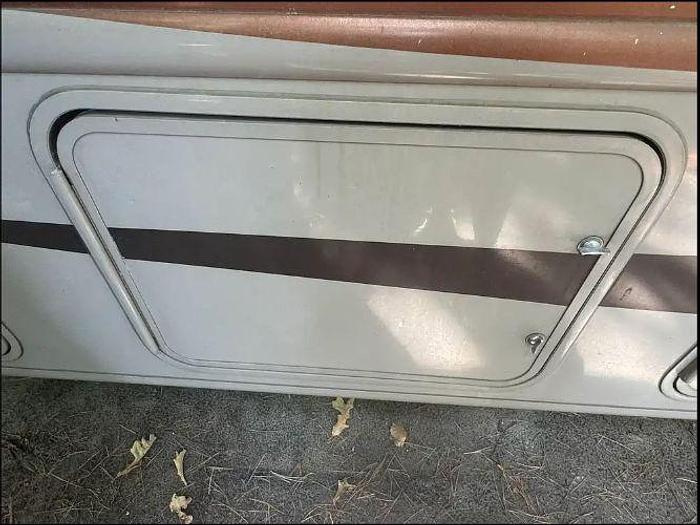 Used 2015 Thor Motor Coach Hurricane 27K