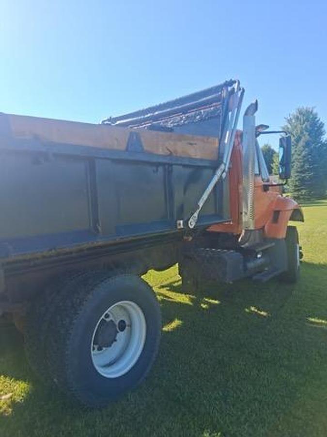 Used 2006 International 7400