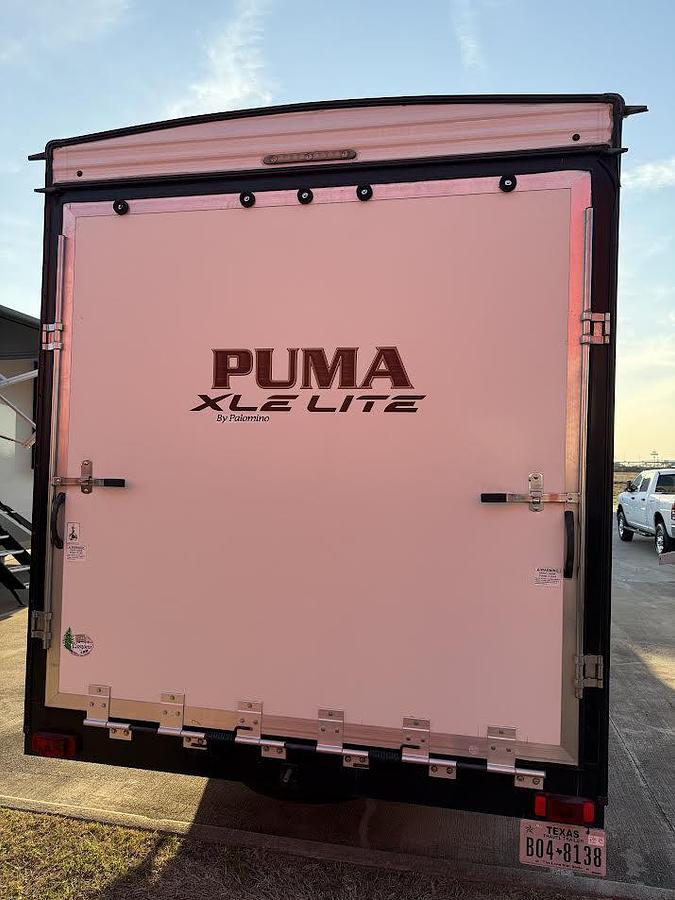 Used 2020 Palomino Puma Light XLE 29FQC Travel Trailer Toy Hauler