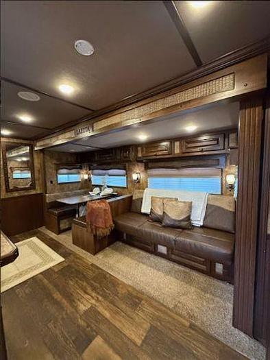 Used 2015 Lakota Big Horn BB8316