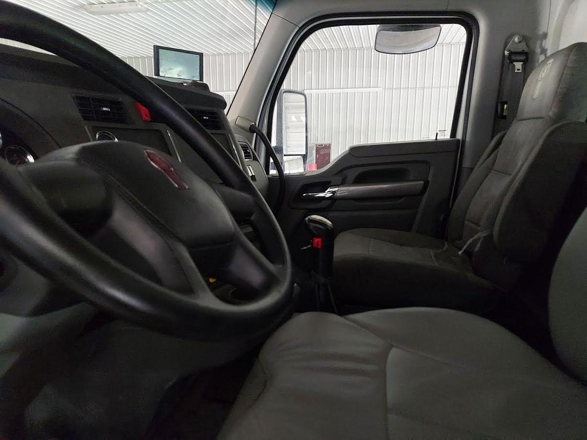 Used 2016 Kenworth T880 Day Cab