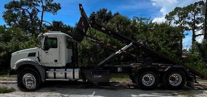 Used 2018 MACK GRANITE GU813