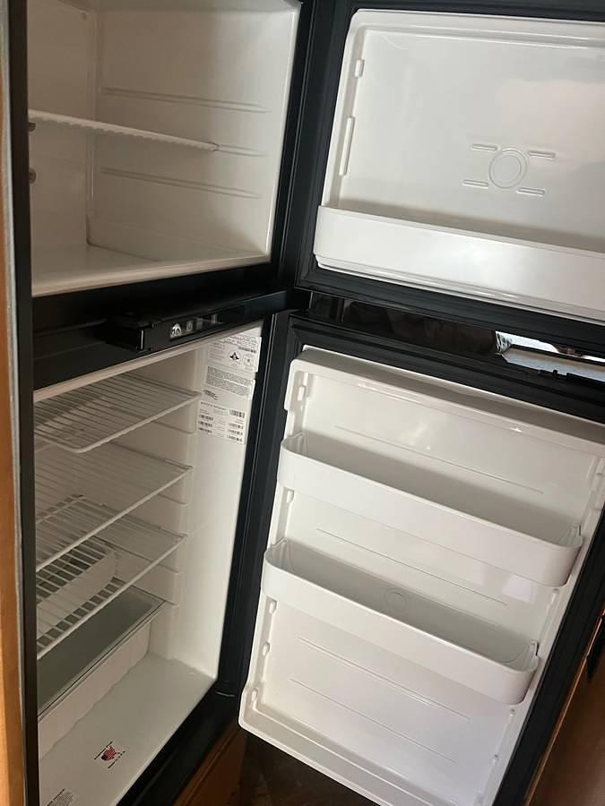 Used 2016 Thor Motor Coach Siesta Sprinter 24Sr Class C Motorhome