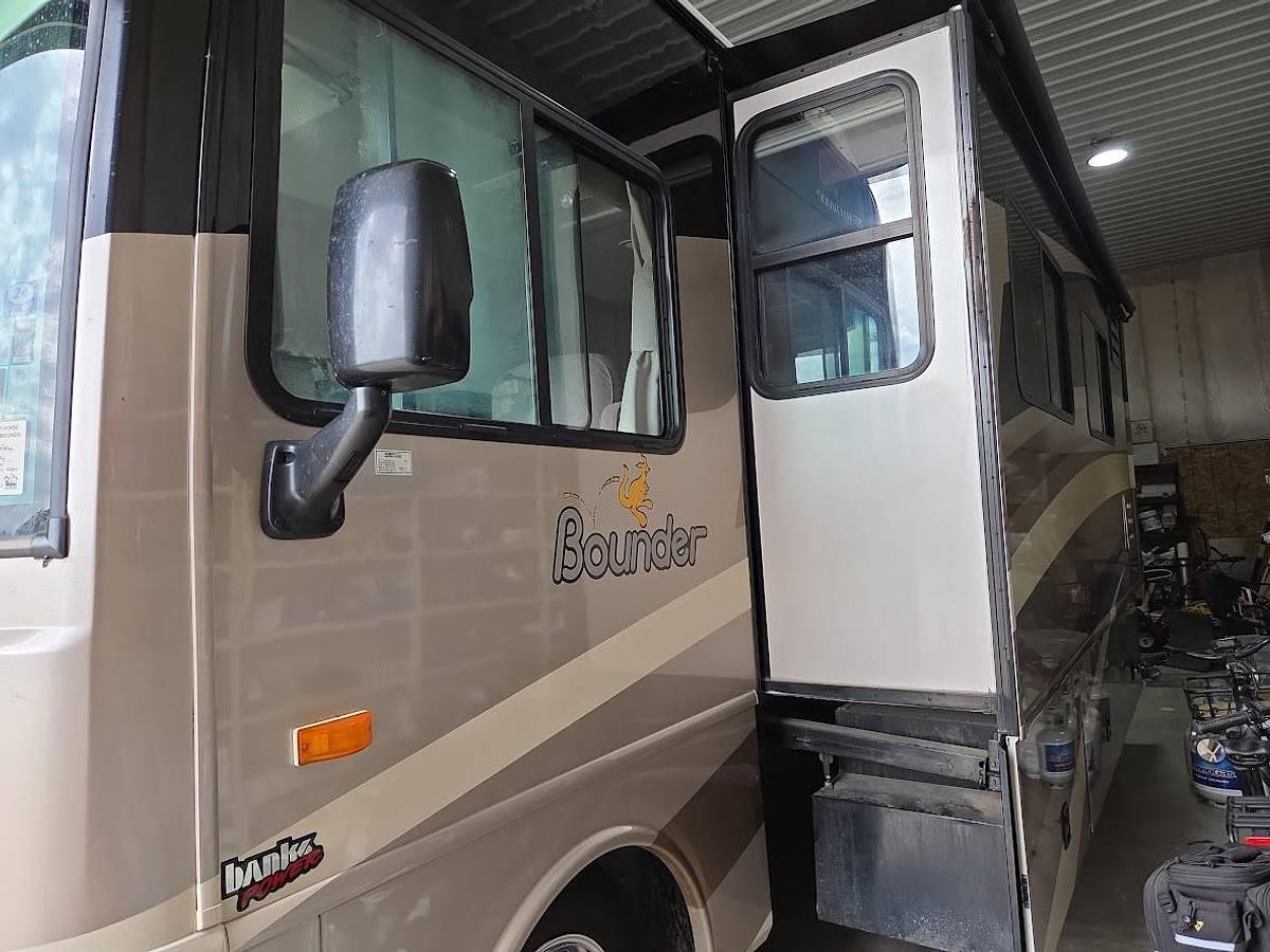 Used 2007 Fleetwood Bounder