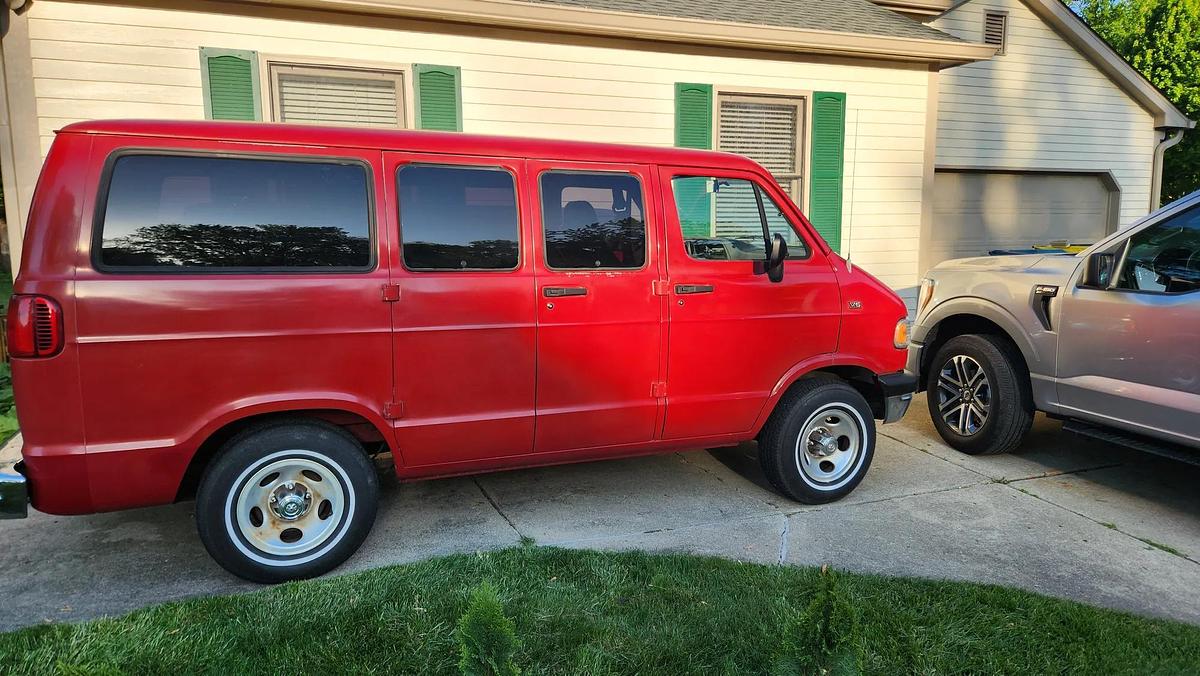 Used 1995 Dodge Ram Van B1500